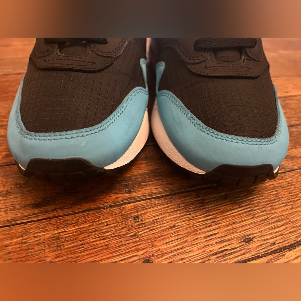 🖤💗 💙Nike Air Max 1 Jewel Swoosh Black Blue Pink Mens 10 EUC Rare Sneakers - Picture 3 of 7